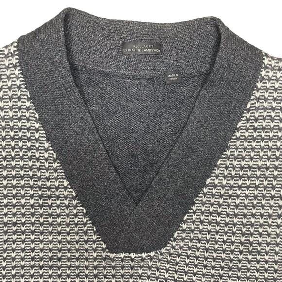 BOSS Hugo Boss Lambs Wool Jacquard Knit V-Neck Sweater Gray White - Size Large - Picture 2 of 9